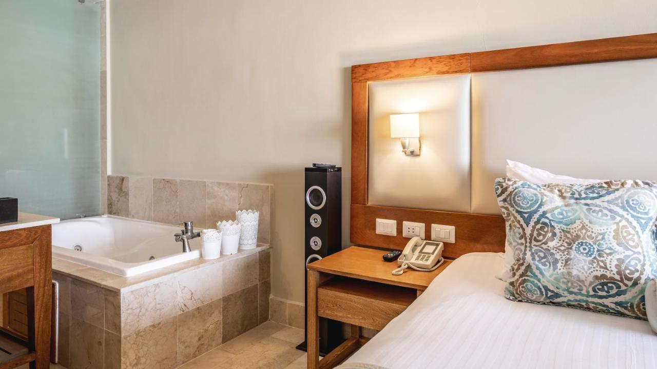 Be Live Collection Canoa Bayahibe Exteriér fotografie A bathroom at the hotel