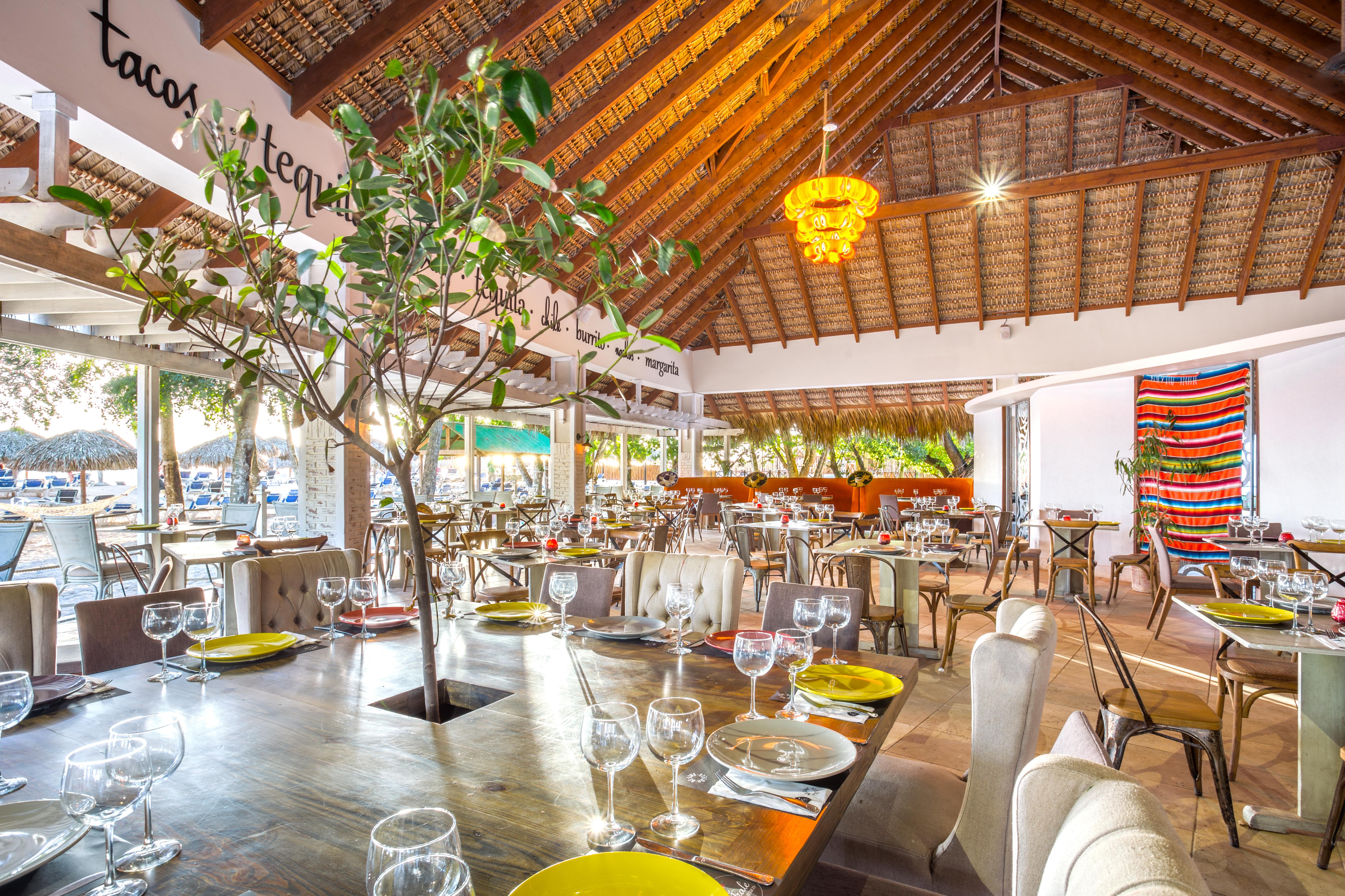 Be Live Collection Canoa Bayahibe Exteriér fotografie Restaurant at the Hard Rock Hotel