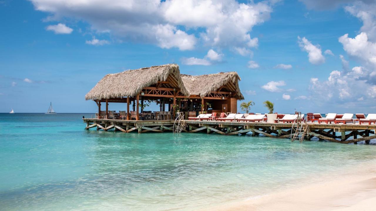 Be Live Collection Canoa Bayahibe Exteriér fotografie The Blue Parrot Beach Bar