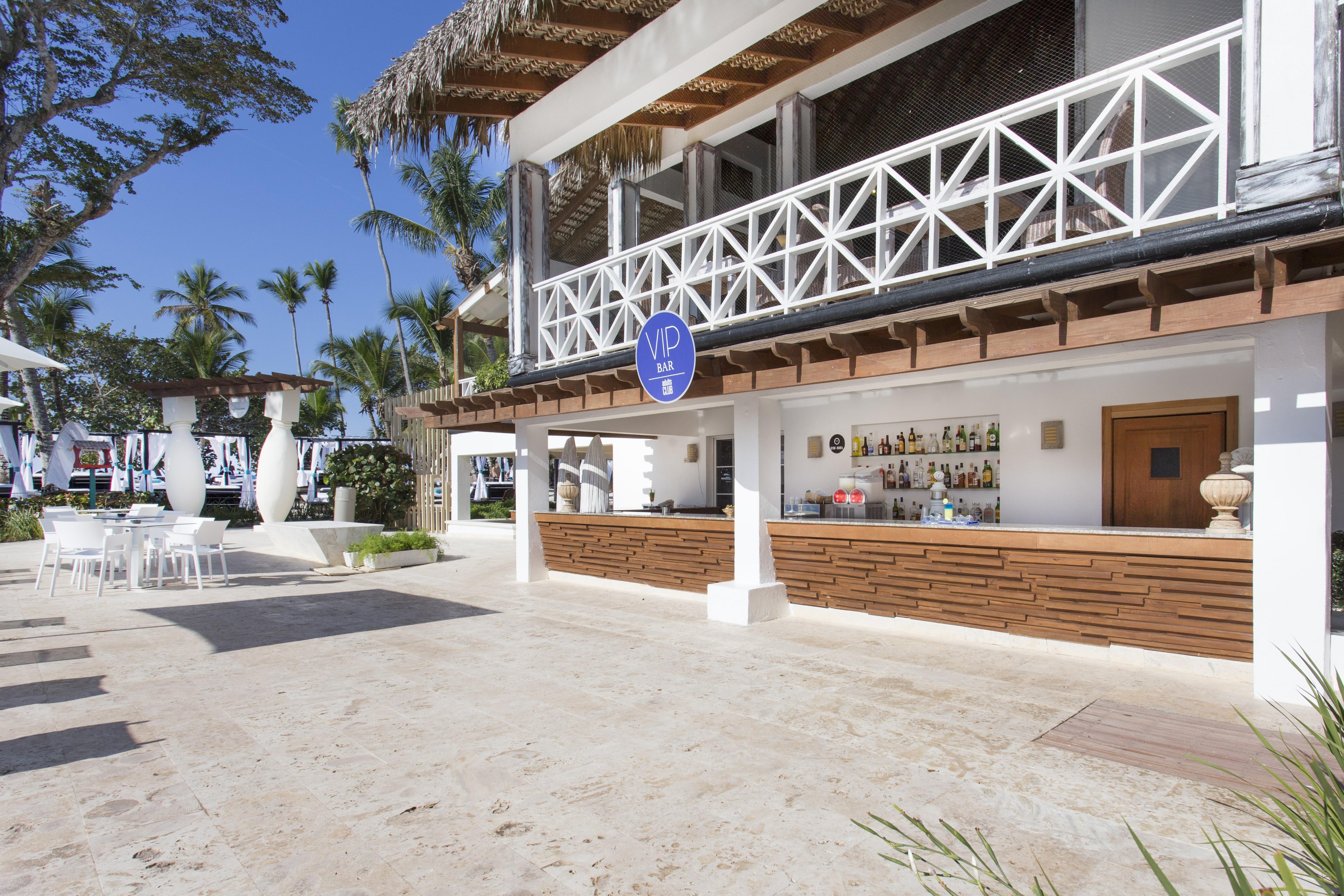 Be Live Collection Canoa Bayahibe Exteriér fotografie The beach bar at the Grand Palladium Punta Cana Resort & Spa