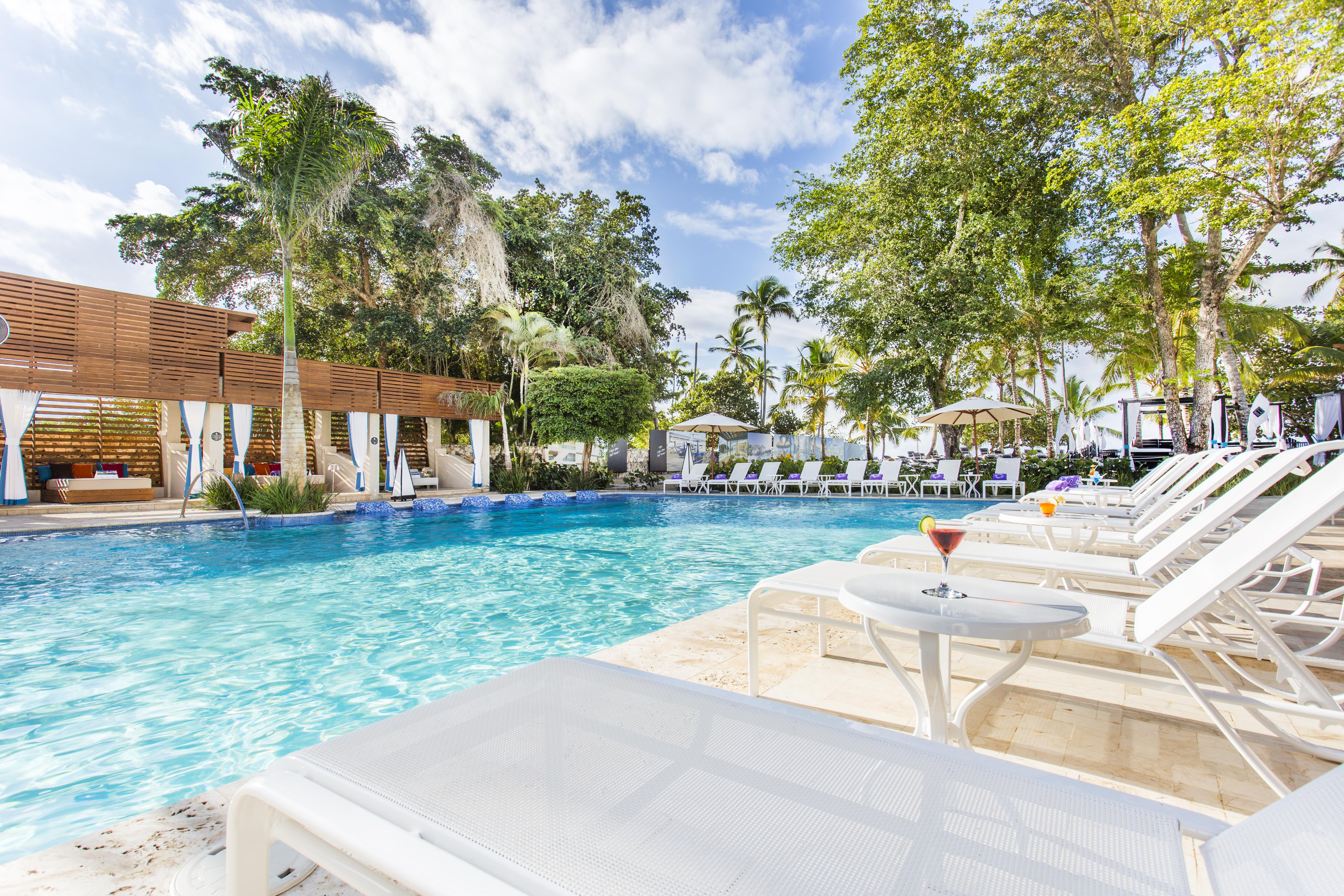 Be Live Collection Canoa Bayahibe Exteriér fotografie The pool at the Eden Roc Cap Cana